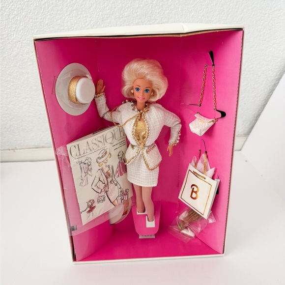 Mattel 1993 Classique City Style Vintage Barbie Limited Edition - Picture 2 of 5